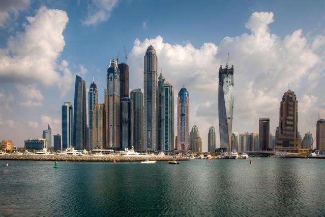 Die Skyline von Dubai wächst und wächst. Für weiteres Wachstum ist noch unendlich viel Sand vorhanden.